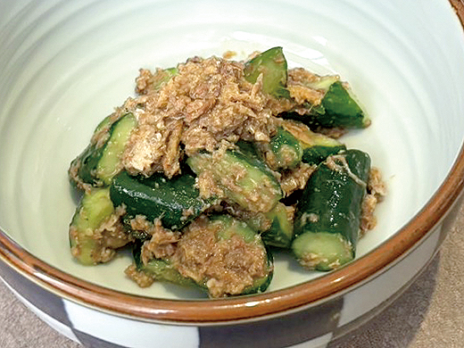 みずみずしいキュウリとイワシの旨味広がる　キュウリとイワシのごまあえ