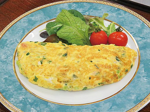 ネギの風味がやさしく広がる　グリーンねぎたっぷりオムレツ